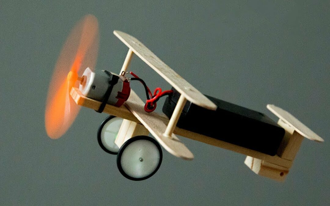 Avion mobile 8-10 ans